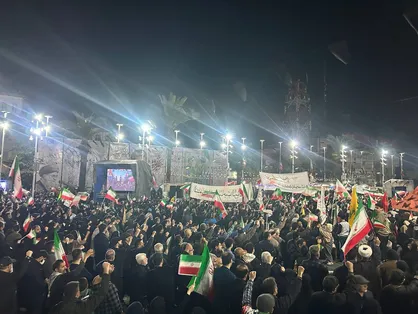 طنین سنگر ما همین خیابان شده در سی&zwnj;ودومین قرار عاشقی گیلانی&zwnj;ها/ بیعت شبانه مردم میدان با رهبر شهید و آرمان مقاومت+تصاویر و فیلم