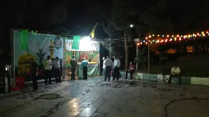ایستگاه صلواتی میلاد امام رضا(ع) در شهر همدان برپا شد