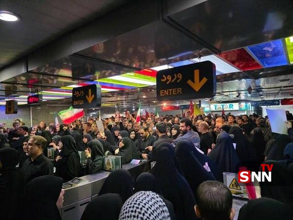 روز دوم وداع با رهبر شهید/ اقامه نماز بر پیکر مطهر قائد شهید امت در مصلی تهران + فیلم روز دوم وداع با رهبر شهید/ اقامه نماز بر پیکر مطهر قائد شهید امت در مصلی تهران + فیلم