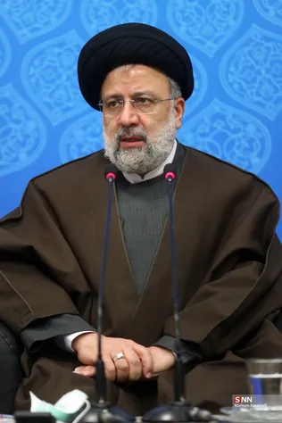نشست خبری رئیس جمهور در قم