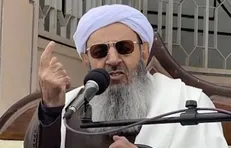 آقای عبدالحمید! چرا در برابر سربریدن‌ها، آتش زدن مساجد و قرآن سکوت کردید؟ / شما ریشه انسجام ملی را می‌زنید