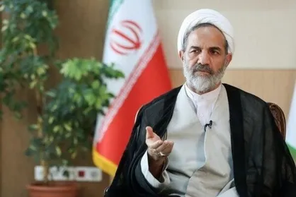 هدیه سازمان بازرسی تقدیم وزیر کشور شد