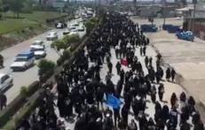 عزاداری اردبیلی‌های جامانده از بدرقه امام شهید در تهران