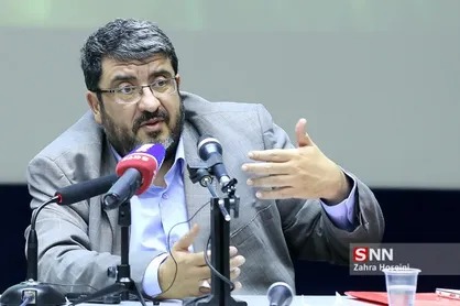 فواد ایزدی: آمریکا دیگر برند جهانی نیست