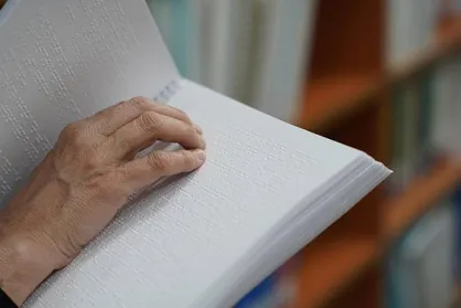 &laquo;کتابخانه عمومی&raquo; پایگاه همه گروه&zwnj;های اجتماعی از جمله نابینایان و کم&zwnj;بینایان است