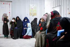 سازمان ملل هشدار داد: پیش‌بینی مرگ ۱۲۰۰ مادر افغانستانی تا ۲۰۲۸ با قطع کمک‌های آمریکا