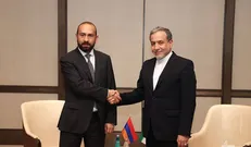 رایزنی عراقچی با وزیر خارجه ارمنستان در ایروان