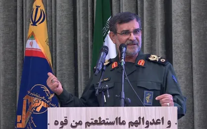 دریادار تنگسیری: حاج قاسم در خنثی کردن نقشه&zwnj;های آمریکایی&zwnj;ها نقش بسزایی داشت