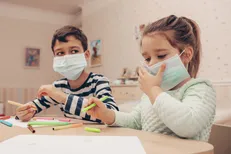 پسربچه‌هایی که عاشق مربی مهد می‌شوند / کودکان، قربانی نبود نظارت‌های کافی مراکز آموزشی