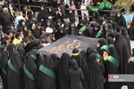آیین تشییع پیکر شهیده معصومه کرباسی، اولین بانوی ایرانی شهید در راه قدس و حجت‌الاسلام شهید محمد صباحی، امام جمعه کازرون امروز یکشنبه ۶ آبان ۱۴۰۳ با حضور پرشور مردم شیراز برگزار شد.