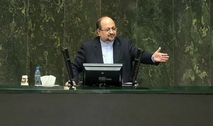 جلسه مجلس برای بررسی سوال از &laquo;شریعتمداری&raquo; غیرعلنی شد
