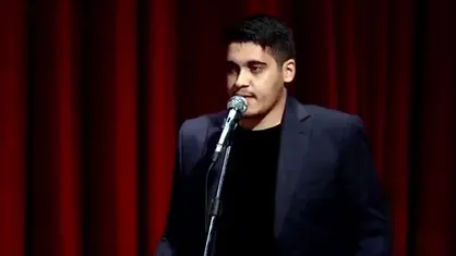 محکم بر فرق فساد شمشیر بزنید