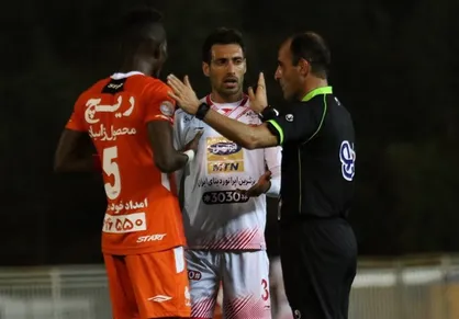 واکنش تند مجری زن به درگیری بازیکنان پرسپولیس+عکس