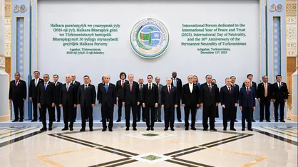عکس دسته جمعی سران کشور اجلاس صلح و اعتماد بین المللی با حضور رئیس جمهور کشورمان + فیلم