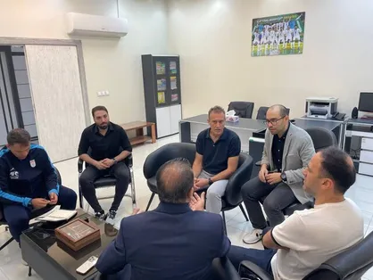 مربی اسپانیایی تیم ملی فوتسال با کادر فنی دیدار کرد