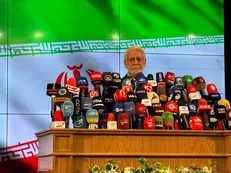 دهمرده: تحریم را باید شکست/ داشتن نان بدون داشتن امنیت بی‌معناست + فیلم