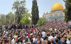 تجمع ده‌ها هزار فلسطینی در مسجدالاقصی با شعار «خیبر خیبر یا یهود..»