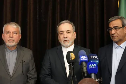 عراقچی: تا زمانی که آمریکا از ما تقاضا&zwnj;های غیر معقول دارد، به میز مذاکره باز نمی&zwnj;گردیم + فیلم