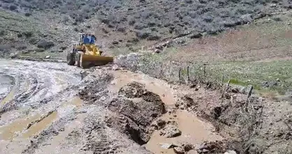 راه ارتباطی پنج روستای پیرانشهر باز شد