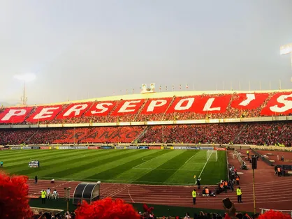 تجمع تعدادی از هواداران پرسپولیس مقابل فدراسیون فوتبال