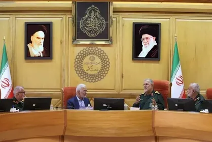 فرمانده نیروی زمینی سپاه با وزیر کشور دیدار کرد