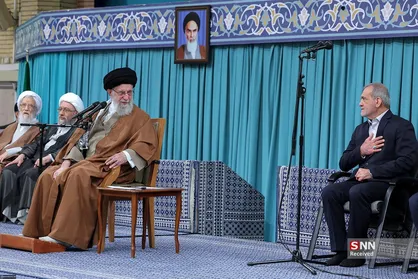 دیدار مسئولان نظام و سفرای کشورهای اسلامی با رهبر انقلاب