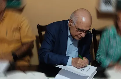 تولد هوشنگ مرادی کرمانی در محل تولد &laquo;قصه&zwnj;های مجید&raquo;؛ این خانه انگور نداد