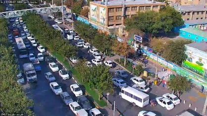 ۲ بزرگراه حکیم و همت با ترافیک پرحجم و سنگین همراه است
