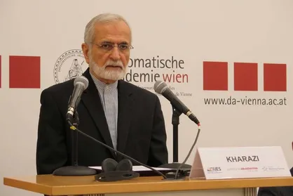 خبر دیدار خرازی با کری دروغ محض است