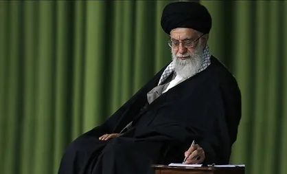 رهبر انقلاب: جوانان فرانسه از رئیس&zwnj;جمهور خود بپرسند آیا معنی آزادی بیان اهانت به چهره&zwnj;های درخشان است/ چرا تردید در هولوکاست جرم است و اهانت به پیامبر آزاد؟