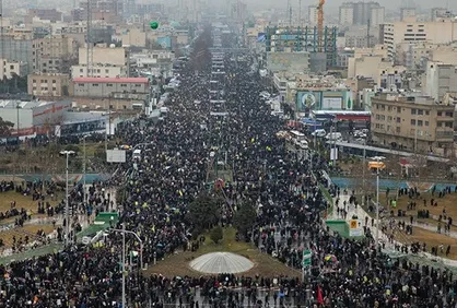 برپایی غرفه آستان حضرت عبدالعظیم (ع) در راهپیمایی ۲۲ بهمن
