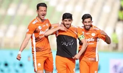 نارنجی&zwnj;پوشان در انتظار قهرمانی استقلال