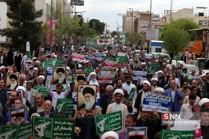 راهپیمایی نمازگزاران جمعه قم در حمایت از سپاه