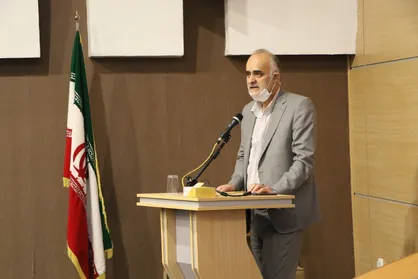 درخواست نبی از داوران: در هفته&zwnj;های حساس پایانی بازی&zwnj;ها را مدیریت کنید