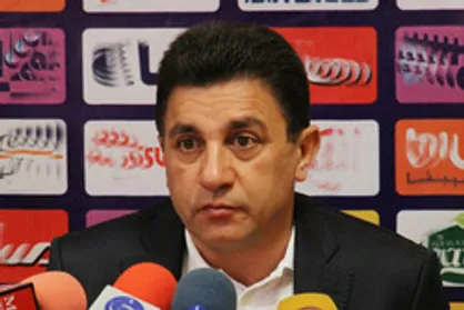 قلعه نویی: تمام فکر و ذهنم در ذوب&zwnj;آهن است/ خدا لعنت کند آنهایی را که استقلال را به این روز انداختند