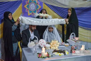 یک زوج شیرازی همزمان با فرارسیدن 22 اسفندماه، سالروز گرامیداشت مقام شهدا، آغاز زندگی مشترک خود را در جوار مزار شهدای گمنام گلزار شهدای این شهر جشن گرفتند.