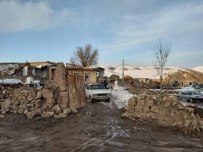 ایستگاه جمع&zwnj;آوری کمک&zwnj;های مردمی برای مناطق زلزله&zwnj;زده خوی راه&zwnj;اندازی می&zwnj;شود / دانشجویان جهادی در انتظار اعزام