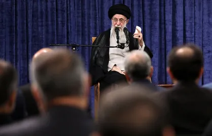 مردم با ظاهر&zwnj;های گوناگون و جهت&zwnj;گیری&zwnj;های سیاسی گوناگون و وزن مذهبی متفاوت پای ایران عزیز آمدند/ همه این اتحاد ملی را حفظ کنند