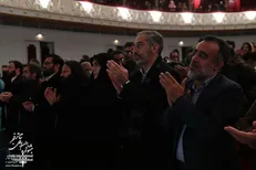 «ایرانیان» با استقبال مخاطبان در تالار وحدت روی صحنه رفت + فیلم