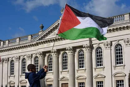 خروش دوباره دانشجویان حامی فلسطین در انگلیس/ تاکید بر قطع همکاری با شرکت&zwnj;های همدست اسرائیل