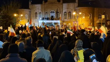 تشییع پیکر شهدای حملات دشمن آمریکایی_صهیونی در ارومیه / دومین شب عزاداری مردم ارومیه برای رهبر شهید انقلاب + فیلم