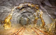 نماینده کهنوج از شناسایی ۵ پهنه معدنی طلا در جنوب کرمان خبر داد