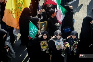 مراسم تشییع شهدای ناوگان دنا در میدان انقلاب تهران