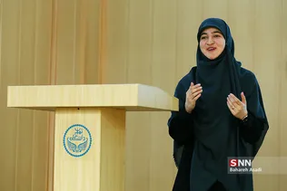 زن نمونه