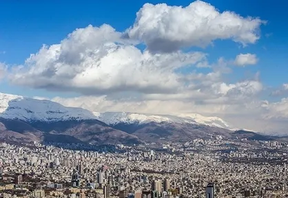 آسمان تهران فردا (۲۲ بهمن) صاف تا کمی ابری است