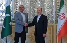 دیدار و گفتگوی فیلد مارشال عاصم منیر فرمانده ارتش پاکستان با سید عباس عراقچی
