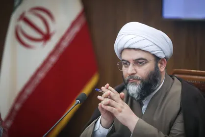 با تصدی&zwnj;گری افراطی دولت در امر فرهنگ مخالفیم