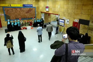 آگاه سازی شهروندان درباره چهارشنبه سوری در متروی دروازه شمیران