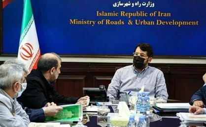 بررسی روند اجرایی ساخت ۵۰۰ هزار واحد مسکونی با حضور وزیر راه