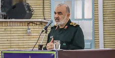 سرلشکر سلامی: اگر آمریکایی ها برای شناورهای ما مخاطره ایجاد کنند هدف قرار می گیرند